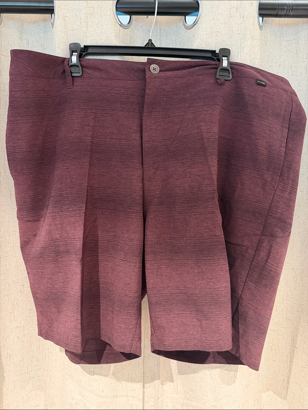 Men's Travis Mathew’s Maroon Stretch Performance Shorts size 40